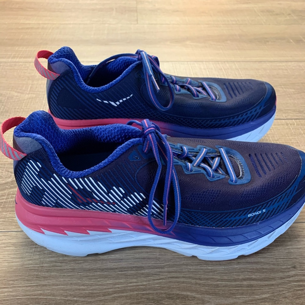 Hoka one one bondi 5 women’s size 9 running shoes